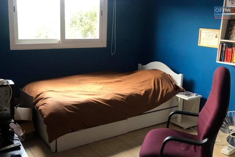 VENTE D'UNE GRANDE MAISON COMPRENANT 4 APPARTEMENTS INDEPENDANTS &agrave; Andohanimandroseza sur un terrain de 800M2. Contact 034 02 443 04