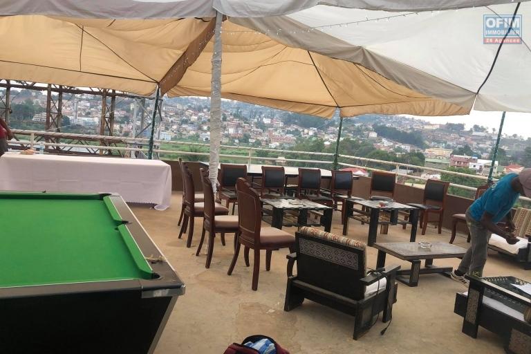 VENTE D'UNE GRANDE MAISON COMPRENANT 4 APPARTEMENTS INDEPENDANTS &agrave; Andohanimandroseza sur un terrain de 800M2. Contact 034 02 443 04