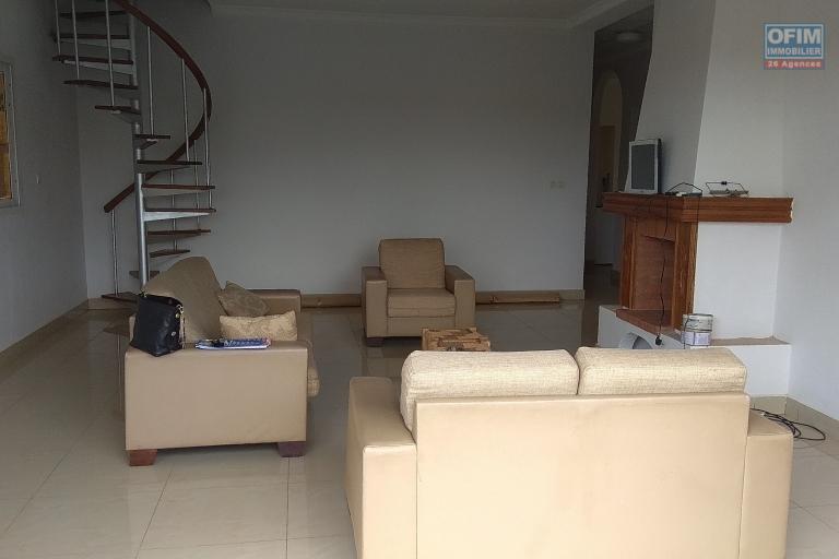 Villa F4 non meublée dans une résidence securisée à Lasora
