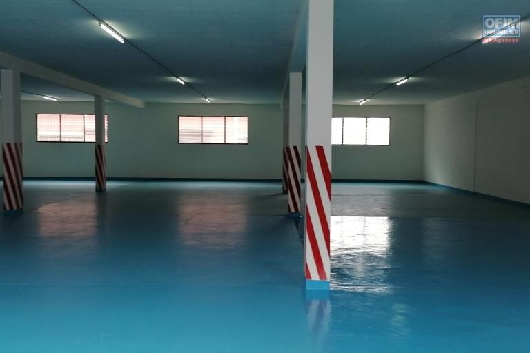 À louer un entrepôt de 430m2, 825m2 et 1000 m2 accessible à tous types de véhicules sis à Anosiala Ambohidratrimo (NON DISPONIBLE)