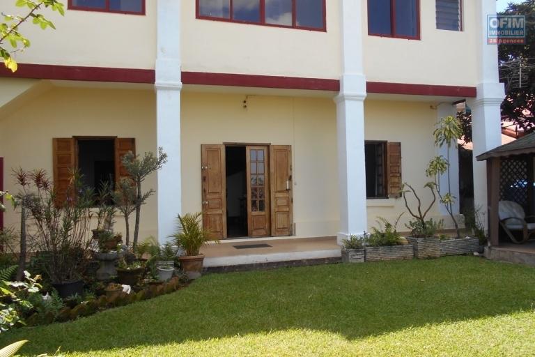 Une villa F6 traditionnelle avec une belle vue à Faravohitra