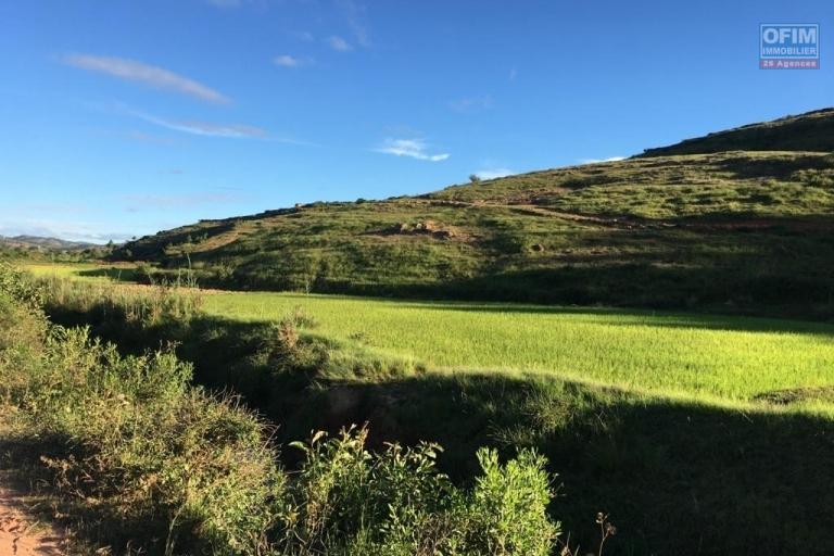 Une carrière de granite  de 2ha 20a 21ca, également constructible à Ambatofotsy- Antananarivo