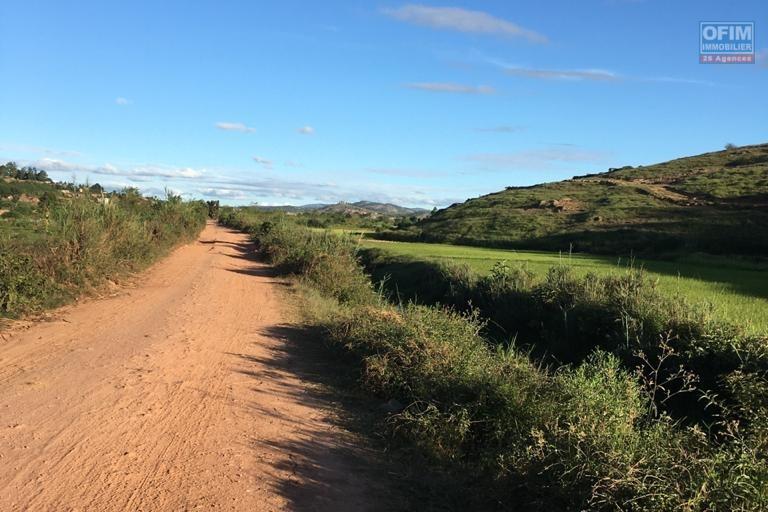 Une carrière de granite  de 2ha 20a 21ca, également constructible à Ambatofotsy- Antananarivo