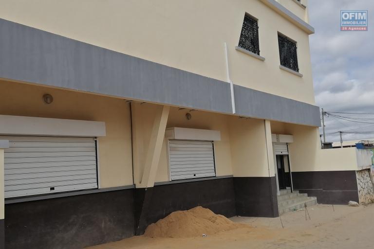 À louer un appartement neuf de type F6 non loin de l'école Claire Fontaine et l'aéroport sis à Ankadivory Talatamaty