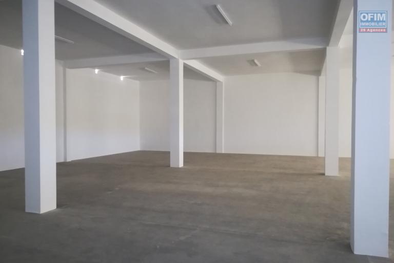 Des entrepôts neufs de 600m2 à Mandrosoa Ivato