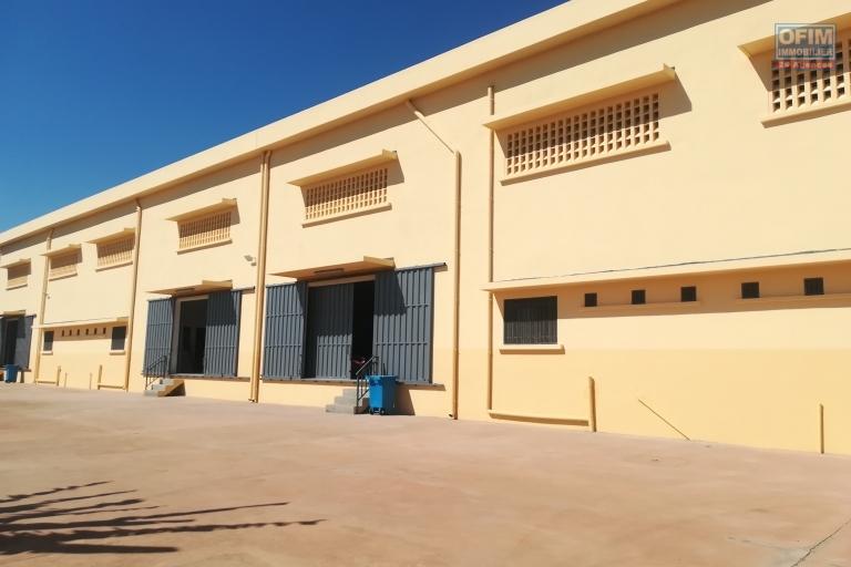 Des entrepôts neufs de 600m2 à Mandrosoa Ivato