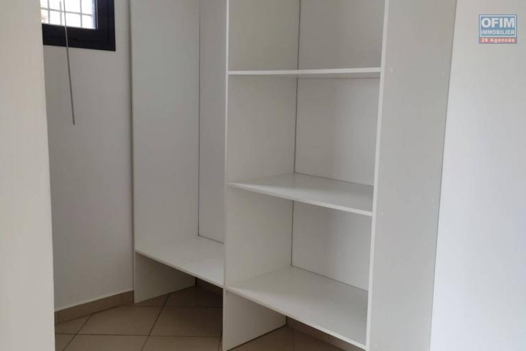 OFIM immobilier offre en location une villa basse neuve F4 à 6min du Leader Price Ambatobe