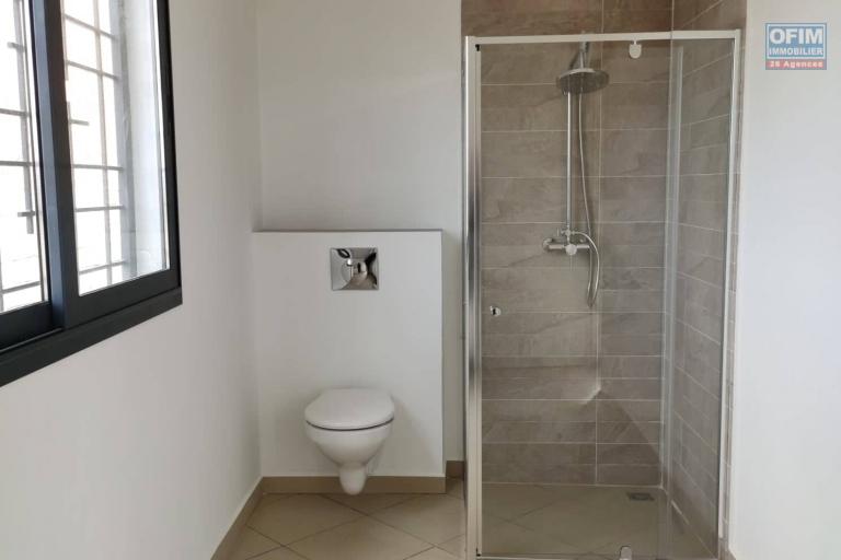 OFIM immobilier offre en location une villa basse neuve F4 à 6min du Leader Price Ambatobe
