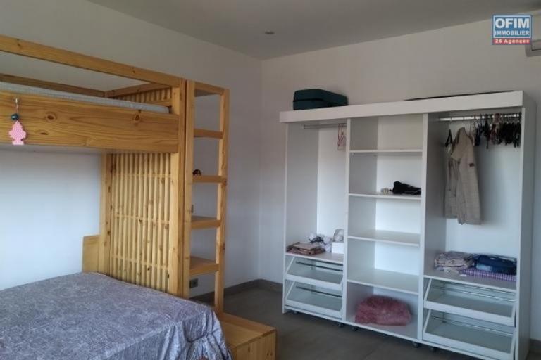 Un appartement T4  meublé et équipé  situé à 5 mn à pieds du lycée Français à Ambatobe ( NON DISPONIBLE )