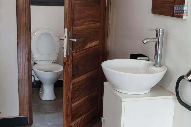 OFIM immobilier offre en location deux Villas neuves à étage F4 sis à Androhibe qui est à moins de 5min d'Ivandry.