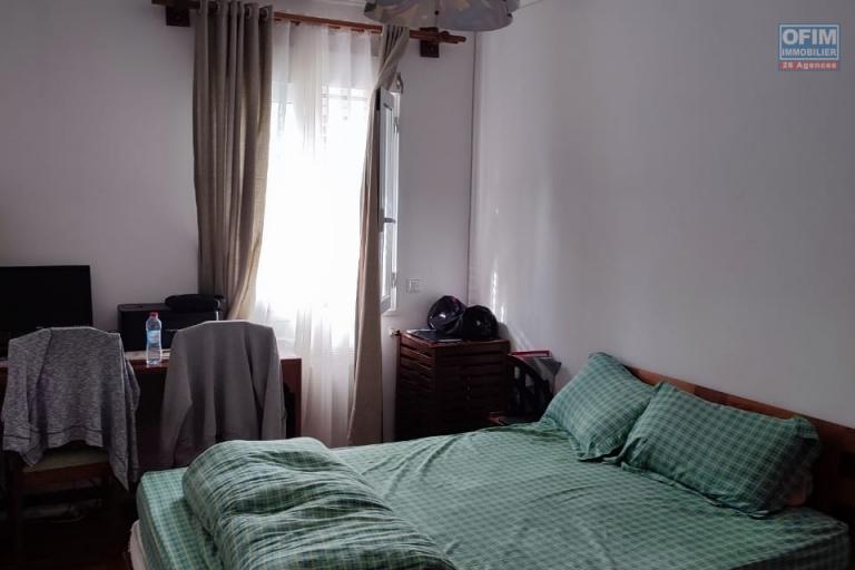 Appartement T3 meublé dans une résidence sécurisée à 10mn du lycée Français et commerces à Ambatobe
