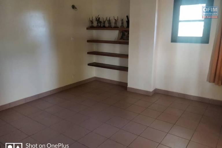 à vendre villa F6 dans un lotissement sécurisé à ivato