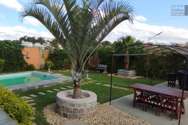 Villa piscine à Ambatobe -Antananarivo