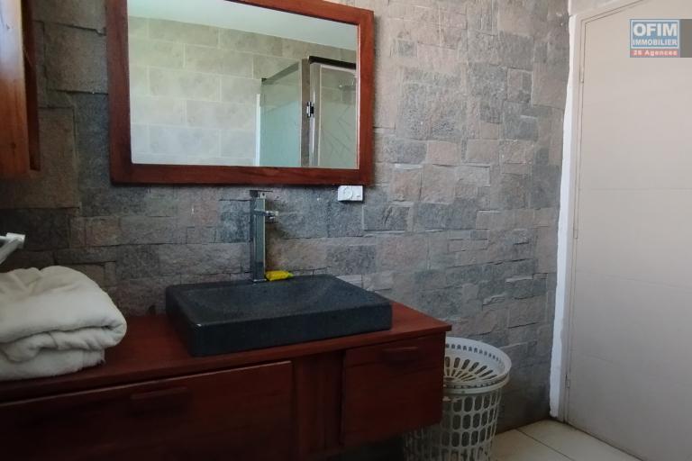 Villa piscine à Ambatobe -Antananarivo