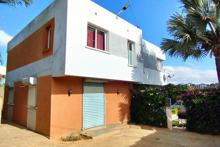 Villa piscine à Ambatobe -Antananarivo