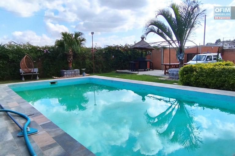 Villa piscine à Ambatobe -Antananarivo