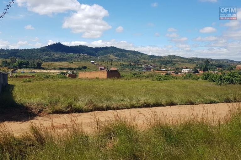 Beau terrain de 1000 m2 dans un lotissement clôturé à Ambohimanga- Antananarivo