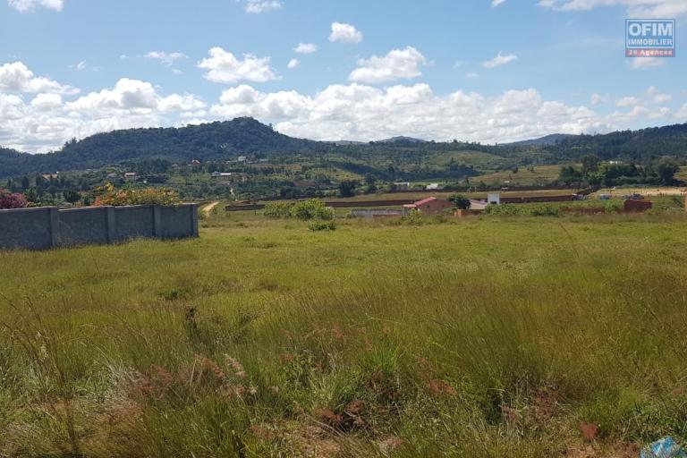Beau terrain de 1000 m2 dans un lotissement clôturé à Ambohimanga- Antananarivo