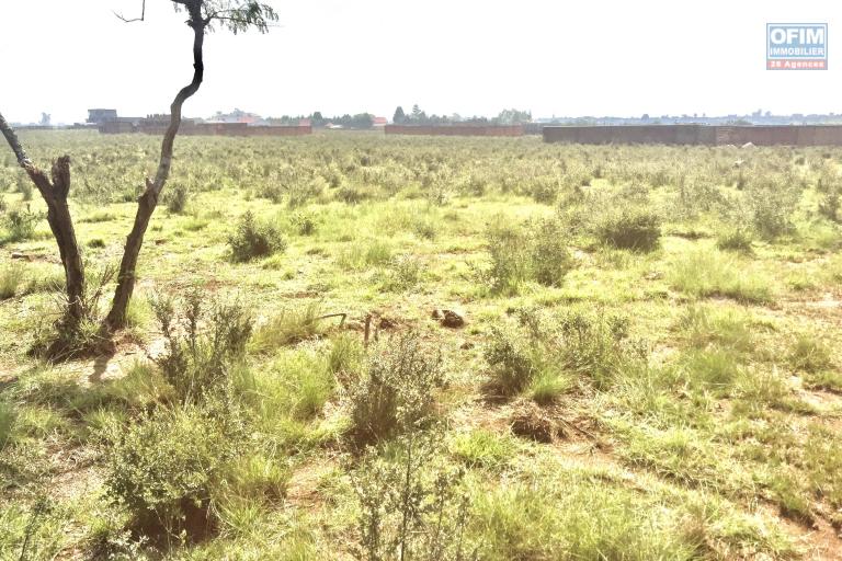 Beau terrain de 800 m2, plat prêt à bâtir sur Ampitatafika- Antananarivo