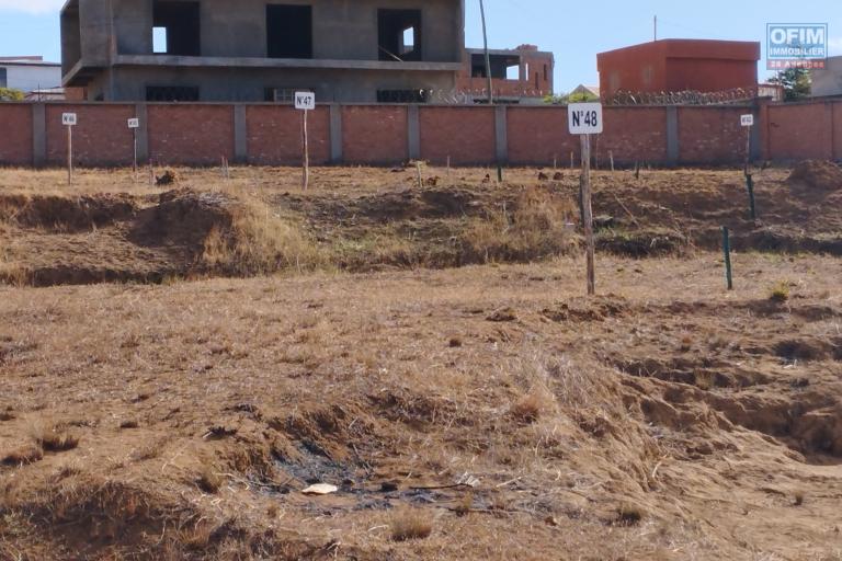  Parcelle de 301 m2 viabilis&eacute; dans un lotissement s&eacute;curis&eacute; &agrave; Ambohijanaka proche By Pass Antananarivo