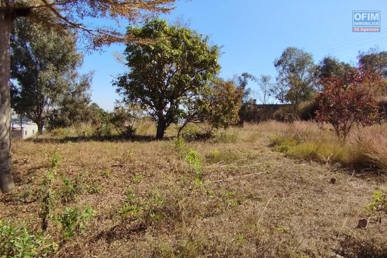 Terrain de 2 200 m2 avec une une belle vue sis à Masinandrina Ambatobe- Antananarivo