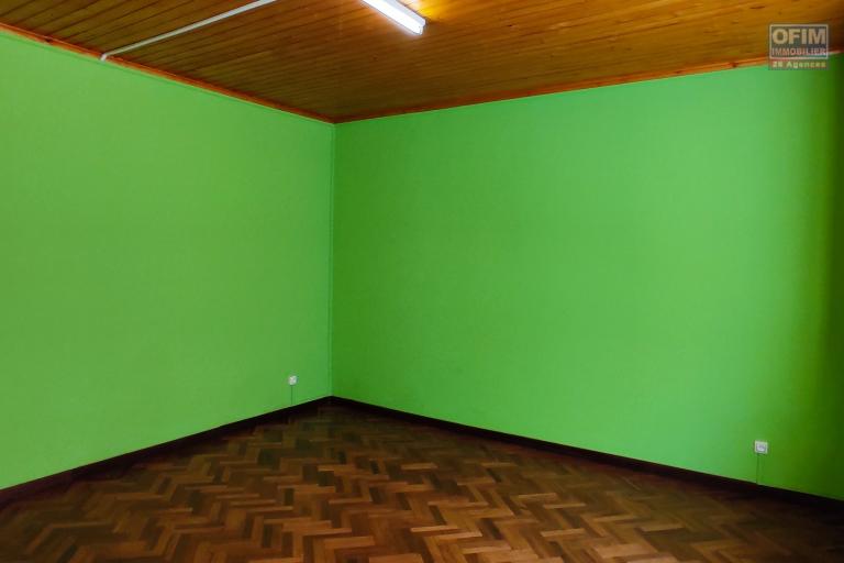 Location d'une villa  F4 neuve à Alasora