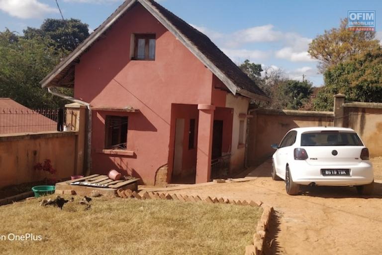 &agrave; vendre maison &agrave; finir sur terrain de 604M2 &agrave; ankadikely. Contact 0340244304