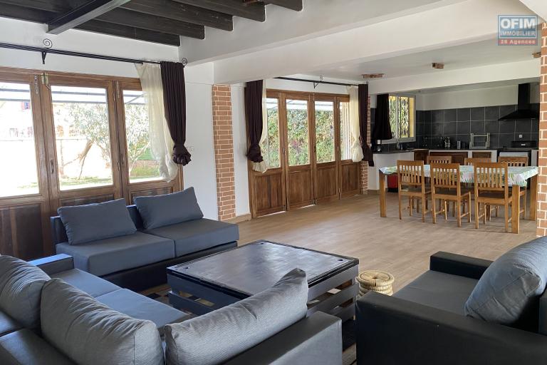 Une villa F5 meublée et équipée à étage sécurisée à Nanisana