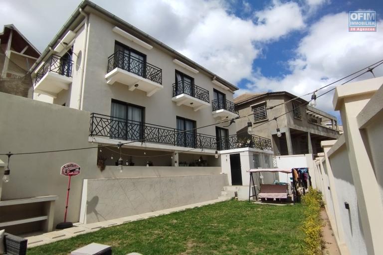 Villa F5 à étage de haut standing sise à Ilaivola Ivato- Antananarivo