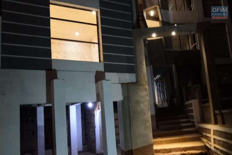 Immeuble R+3 en cours de finition à vendre sur Antananarivo