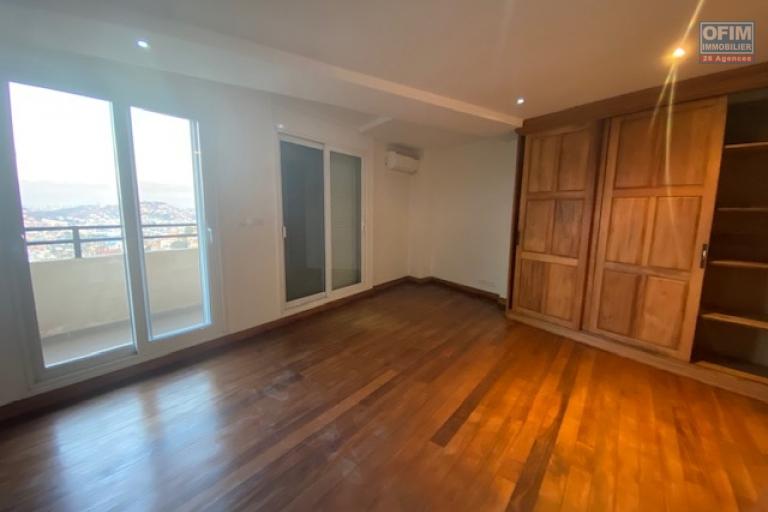 Un appartement T3 avec vue à Faravohitra