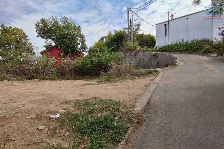 Prix en baisse!!!Terrain de 500 m2, plat prêt à bâtir, eau et électricité sur place à Fiadanana Fort Voyron- Atananarivo
