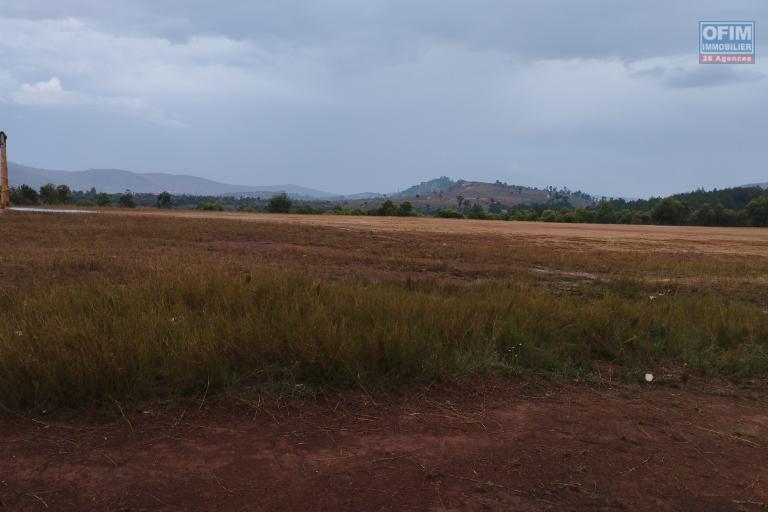 Terrain plat de  7149 m2 avec vue dégagée sur Ambohimalaza- Antananarivo