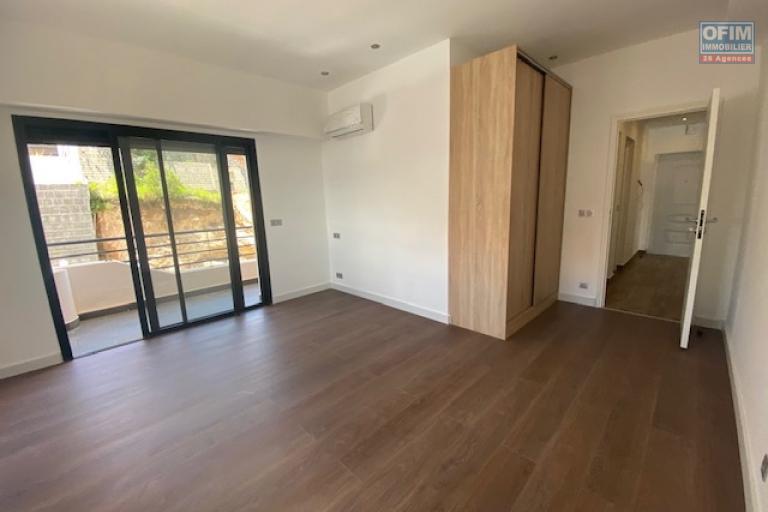 A louer un appartement T3 de 90m2 neuf de standing sécurisé à ambohipotsy haute ville Tananarive belle vue