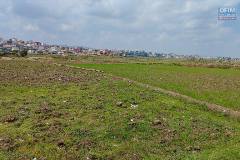 Terrain de 680 m2 sur le By pass - Antananarivo