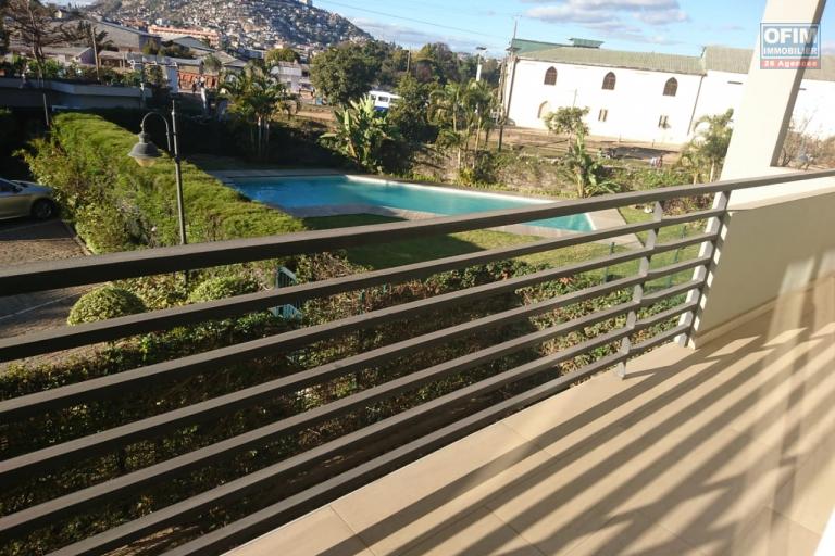 Un appartement T3 meublé sécurisé avec piscine à Ankadimbahoaka