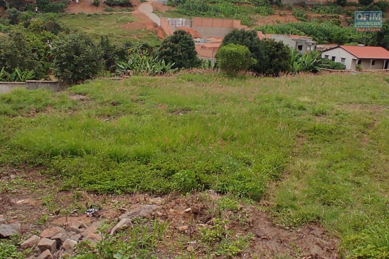 vente d'un terrain de 2300m2 à Ambohibao Ambohijanahary