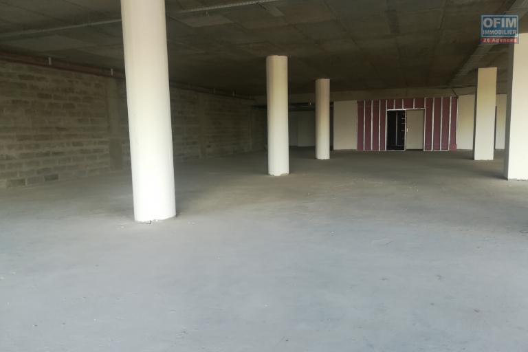 Des bureaux de 800m2 et 400m2 neufs à Alarobia