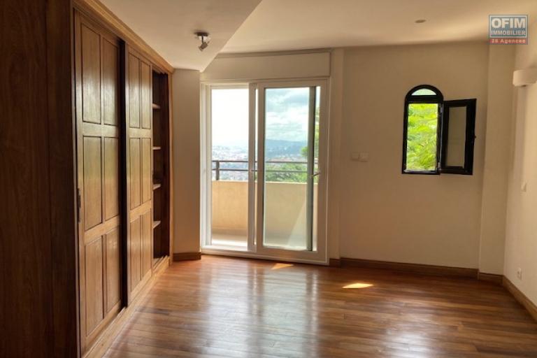 Un appartement T3 avec vue à Faravohitra