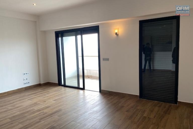 Un appartement T3 neuf de standing sur la hauteur d'Ambohimitsimbina