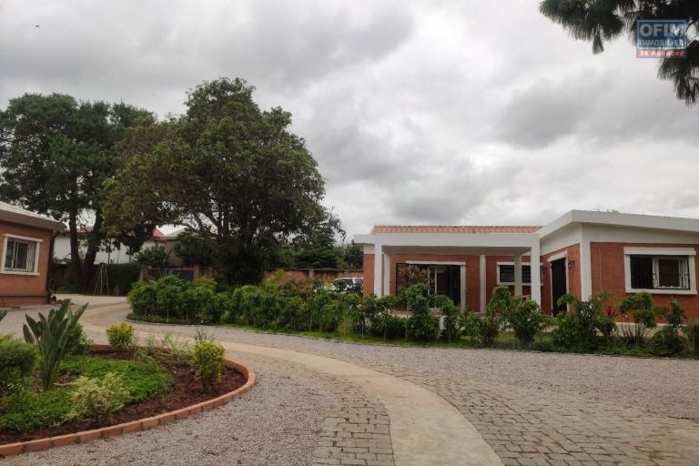 OFIM Immobilier loue une charmante Villa basse neuve F4 dans une petite résidence sur Talatamaty Amborompotsy