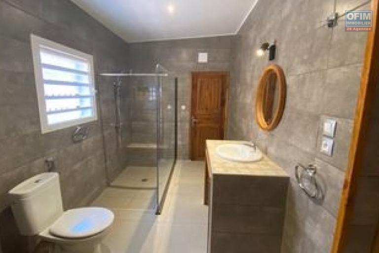 OFIM Immobilier loue une charmante Villa basse neuve F4 dans une petite résidence sur Talatamaty Amborompotsy