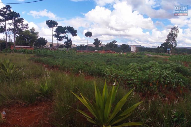 Un beau terrain de 2930m2 avec vue sur lac à Vontovorona Antananarivo