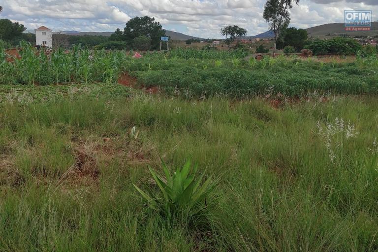 Un beau terrain de 2930m2 avec vue sur lac à Vontovorona Antananarivo