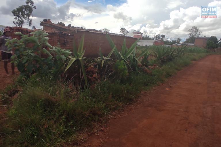 Un beau terrain de 2930m2 avec vue sur lac à Vontovorona Antananarivo