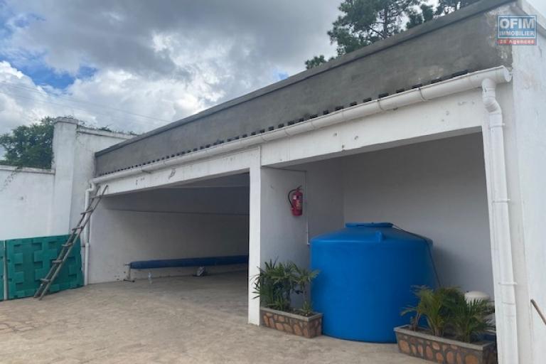 Une villa F5 avec piscine sur la hauteur à Ambatobe