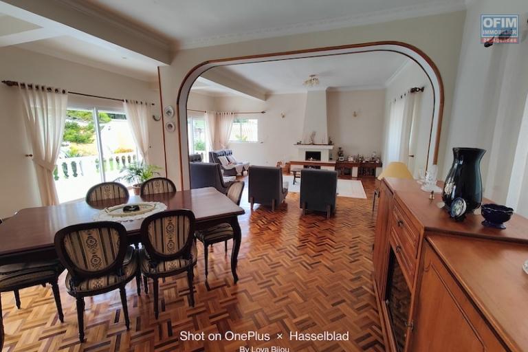 &agrave; vendre grande villa F3 de 150M2 habitable sur ivato. Contact Mr Jacky