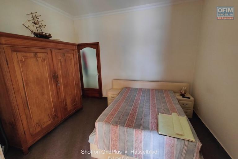 à vendre grande villa F3 de 150M2 habitable sur ivato. Contact Mr Jacky 034 02 443 04