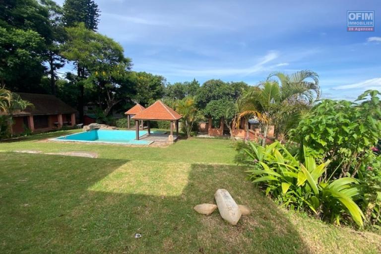 Une villa F5 avec piscine à Malaza Tanjombato