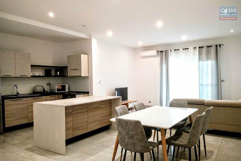 A LOUER Appartement de type T5 meublé équipé sis à Ambatobe à 5min à pieds du Lycée Français. contact Francia